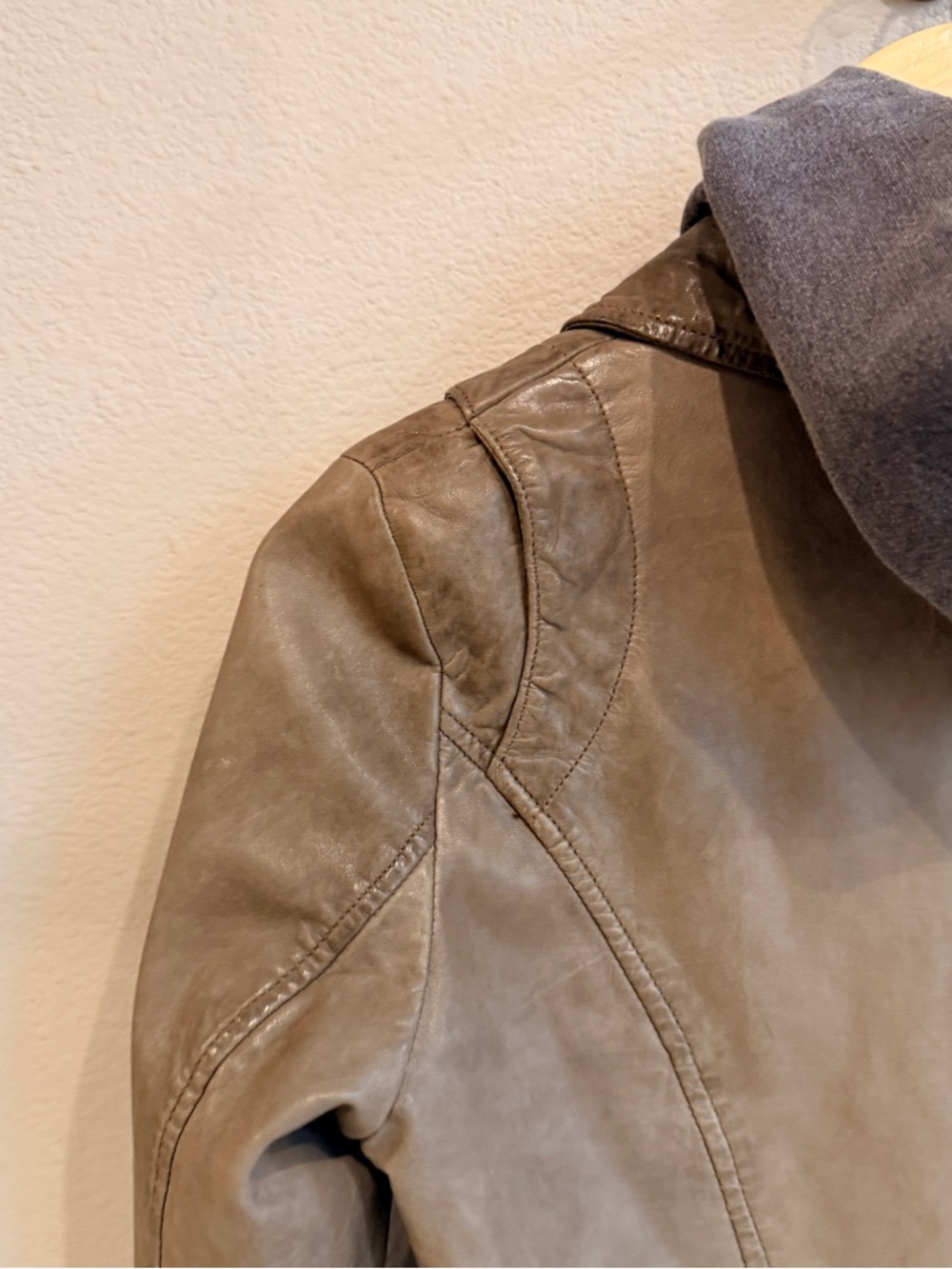 DOMA Leather Moto Jacket Taupe Brown Removable Hood Distressed Moto M - Picture 4 of 9
